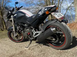 Ducati Monster 900ie