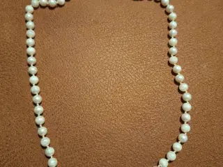 Venusperle halskæde med sølvlås