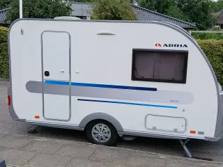 Adria campingvogn sælges med ALT