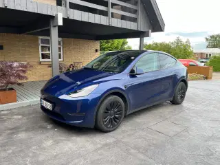 Tesla Model Y  Long Range AWD