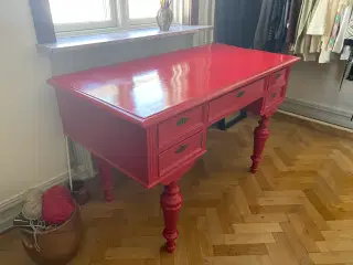 Flot rødt skrivebord