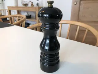 Peberkværn i sortlakeret bøgetræ fra Peugeot
