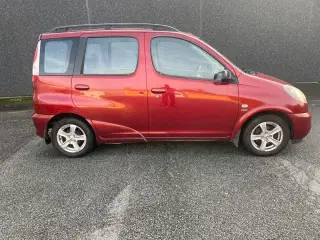 Toyota Yaris Verso 1,3 Linea Luna 86HK