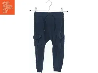 Børnebukser med lommer fra Hummel (str. 68)