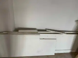 Rest MDF træ fra indbygget skab