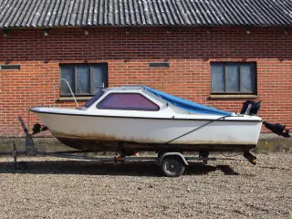 Kabinebåd (Crescent 495ht) bådtrailer og ny motor 