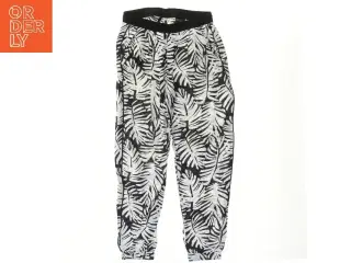 Bukser med bladmønster fra H&M (str. 146)