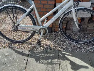 Sølvgrå, Raleigh pige/dame cykel