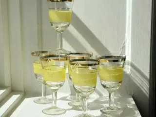 Likørglas m gul sukkerglasur, 6 stk samlet