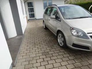 Opel Zafira 2,2. Årg 08