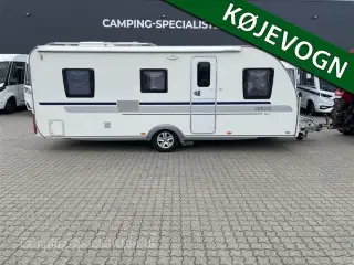 2011 - Adria Adora 563 PT   Pæn og velholdt køjevogn - Adria Adora 563 PT fra 2011 - Kan nu opleves hos Camping-Specialisten i Silkeborg