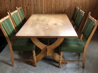 Spisebord med stole