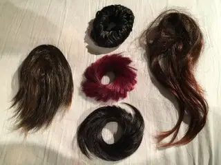 Diverse syntetisk hårpynt