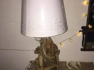 Bordlampe af drivtømmer