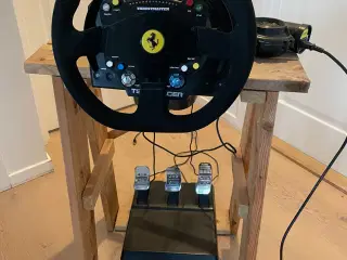 Gamer-rat og pedaler til PC - Ferrari Trusmaster
