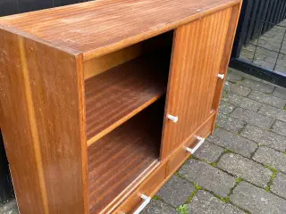 køkkenskab RETRO med 3 skuffer, meget velholdt