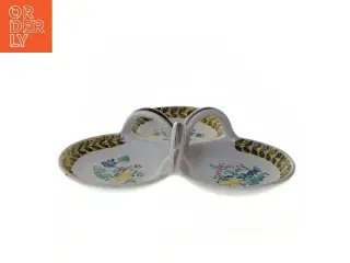 Keramisk serveringsfad med tre rum fra Lars Syberg (str. 27x27 cm)