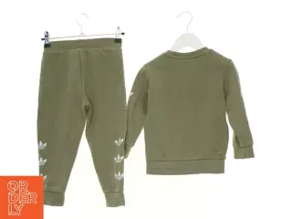 Sæt træningstøj fra Adidas (str. 104 cm)