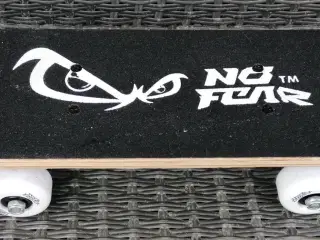 NO FEAR BØRNE SKATEBOARD, 13X43 CM, I FIN STAND