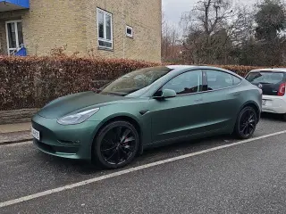 Tesla Model 3  Performance AWD