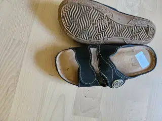 sandaler