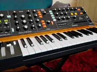 Behringer Poly D analog synthesizer