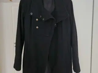 🖤 ICHI frakke – klassisk og stilfuld