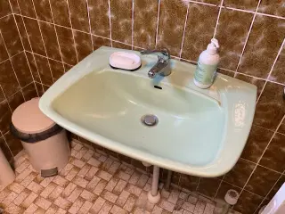 Toilet og håndvask Ifø