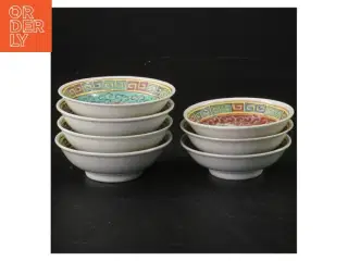 Dekoreret porcelænstallerkener (str. Ø 8 cm)