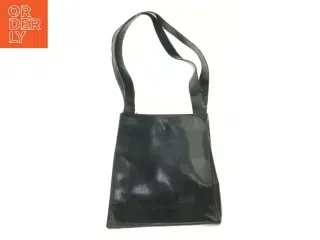 Sort skuldertaske fra Amica (str. 30 x 30 x 11 cm)