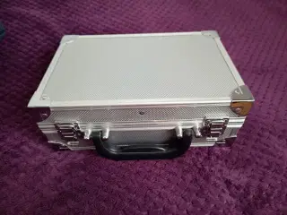 1,6 kg smykker i kasse