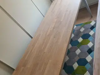 Langbord i massiv eg