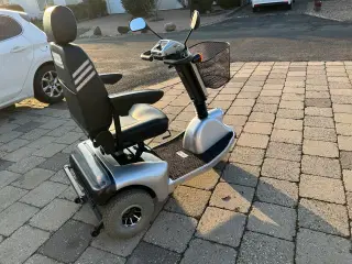Handicap scooter