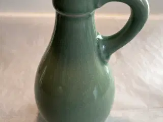 Sød lille grøn vase