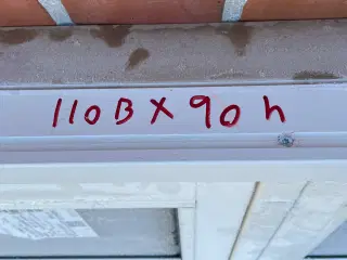 Vindu 90 høj x 110 bred 