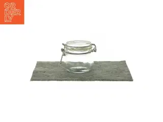 Lille krukke med låg fra Ikea (str. 7 X 7 cm)