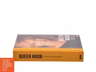 Queen Noor : erindringer fra et uforudsigeligt liv af Noor (Bog)
