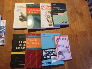 Bøger til Administrationsbacheloruddannelsen