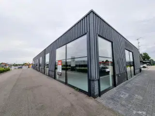 Flot og markant butikslokale - i alt ca. 500 kvm