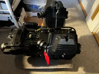 Guzzi 750 NTX motor med gearkasse