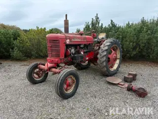 Traktor McCormick International Super BMD
