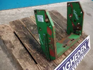John Deere Holder for trækbom