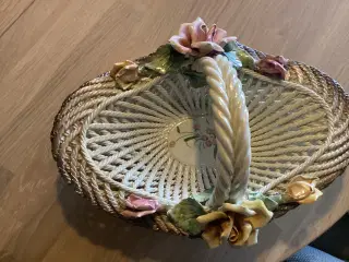 Italiensk porcelænsskål sælges.