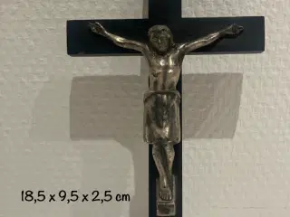 Flot ældre krucifiks 