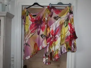 Molly-Jo sæt nederdel samt bluse str. 44 / 18 silk