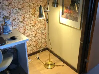 Standerlampe pæn og velholdt 