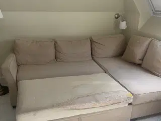 Sofa, sovesofa. Slidt, men velfungerende