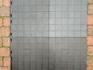 Isabella klikgulv 50x50. 58 stk, 40kr. Pr stk