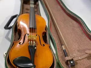 Violin  I original kasse,længe på violinen er 59 c