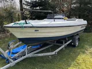 Styrepult båd med 30 heste YAMAHA 4 takt
